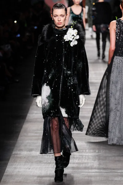 Look 48